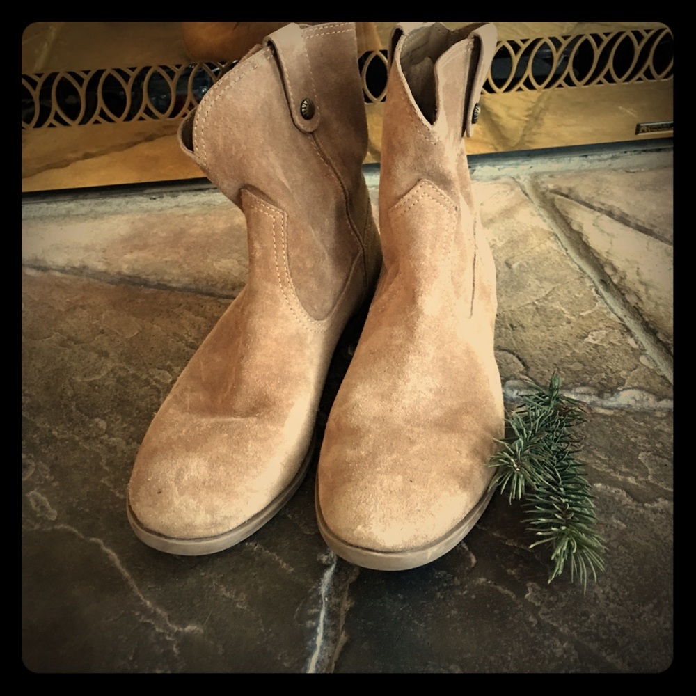 Bass short boots